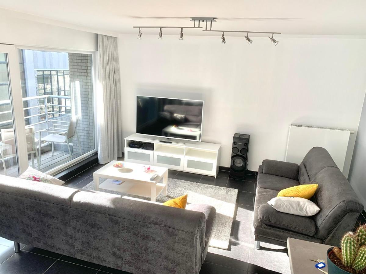 Vakantieappartement Emiel Centrum Oostende Met Garage Luaran gambar