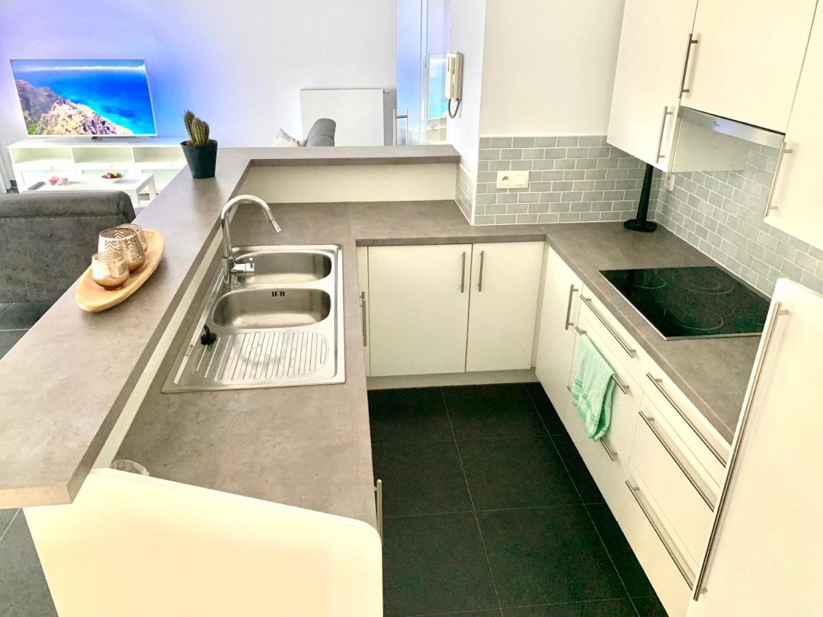 Vakantieappartement Emiel Centrum Oostende Met Garage Luaran gambar